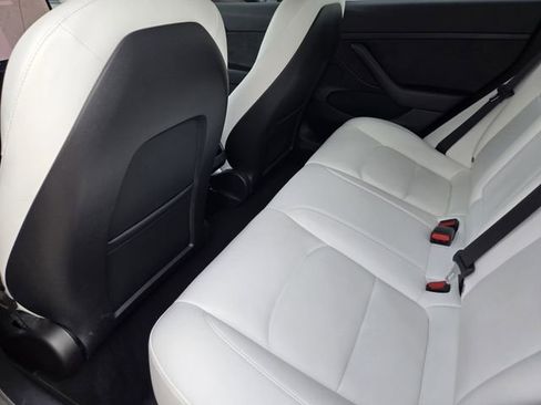 Used 2021 Tesla Model 3 Performance image 31