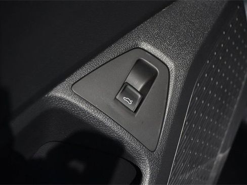 New 2025 Volkswagen Jetta Sport image 9