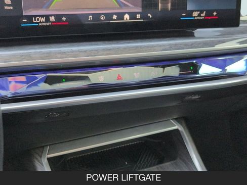 Used 2025 BMW 740i RWD image 21