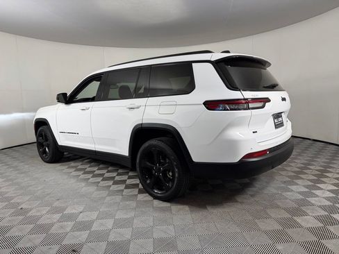 Used 2023 Jeep Grand Cherokee L Limited w/ Black Appearance Package RWD image 10