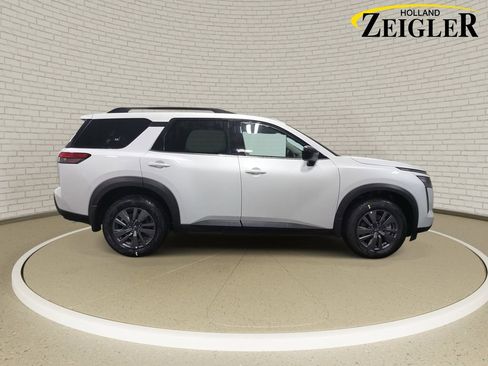 New 2026 Nissan Pathfinder SV AWD/4WD image 4