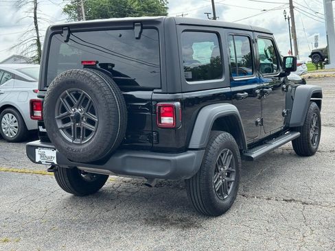 Used 2024 Jeep Wrangler Unlimited Sport AWD/4WD image 4