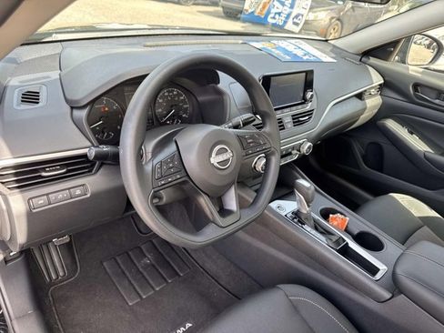 Used 2024 Nissan Altima 2.5 S image 11