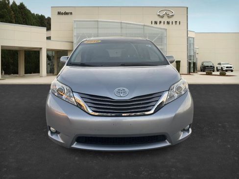 Used 2016 Toyota Sienna XLE image 24