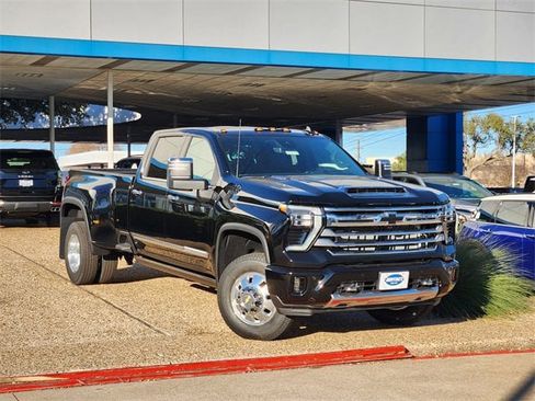 New 2026 Chevrolet Silverado 3500 High Country w/ Technology Package image 2