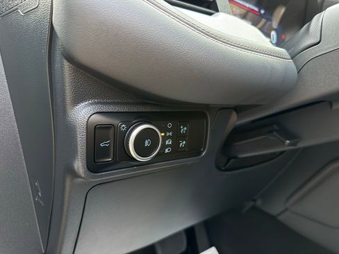 Used 2025 Ford Explorer Active w/ Active Comfort Package image 34