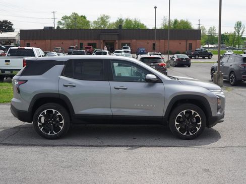 New 2025 Chevrolet Equinox LT w/ Safety and Technology Package image 2