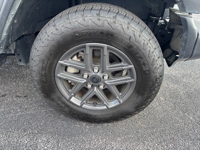 Used 2025 Jeep Wrangler Sport AWD/4WD image 8