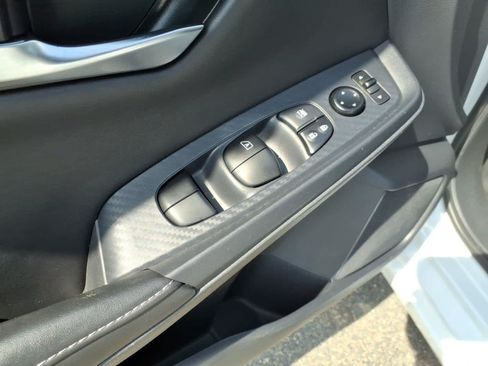 Certified 2023 Nissan Sentra SV FWD image 17