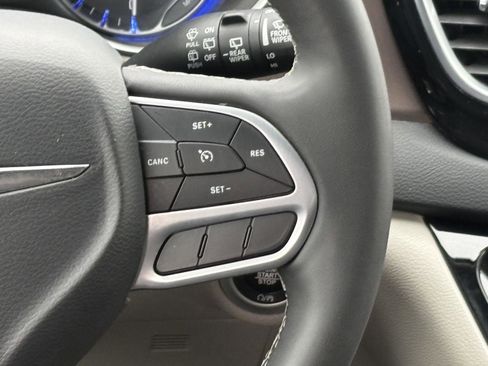 Used 2023 Chrysler Voyager LX FWD image 12