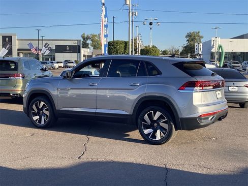 New 2026 Volkswagen Atlas Cross Sport SE image 4