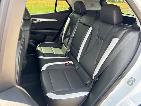 Used 2025 Buick Envision Sport Touring AWD/4WD image 21