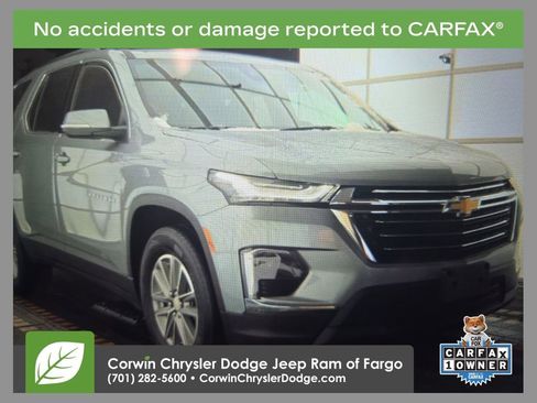 Used 2023 Chevrolet Traverse LT image 1