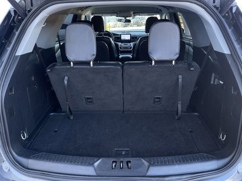 Used 2023 Ford Explorer XLT w/ Equipment Group 202A image 32