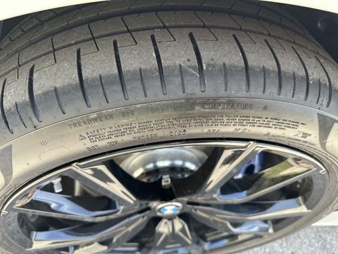 Certified 2025 BMW X7 xDrive40i w/ M Sport Package image 12