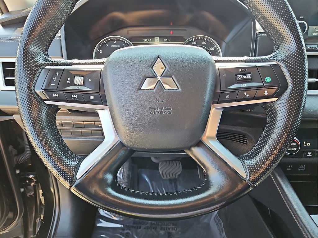 Used 2024 Mitsubishi Outlander AWD image 24