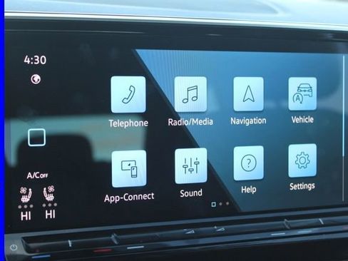 Used 2025 Volkswagen Atlas SE image 35