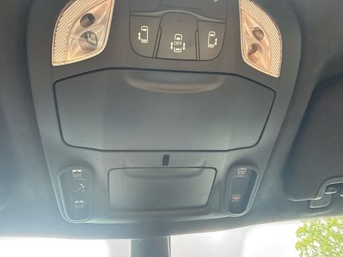 Used 2025 Chrysler Pacifica Pinnacle w/ Trailer Tow Group AWD/4WD image 29