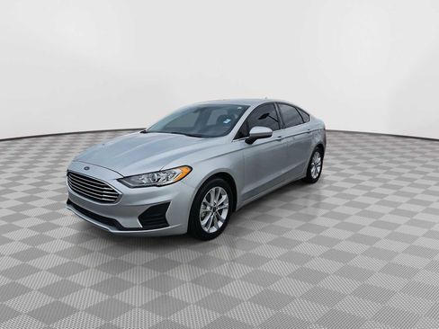 Used 2019 Ford Fusion SE FWD image 4
