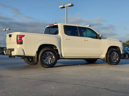 Certified 2026 Nissan Frontier SV w/ SV Convenience Package RWD image 3