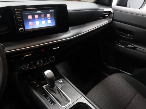 Certified 2025 Nissan Kicks S image 29