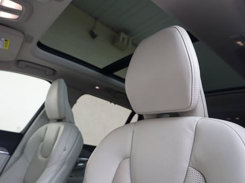 Used 2023 Volvo XC90 B6 Ultimate w/ Protection Package Premier AWD/4WD image 17