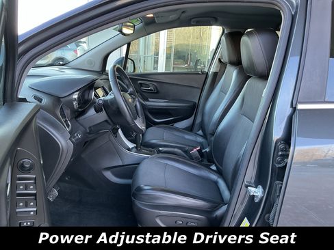 Used 2018 Chevrolet Trax LT w/ LT Convenience Package image 7