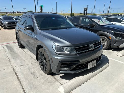 Used 2021 Volkswagen Tiguan SE R-Line FWD image 4