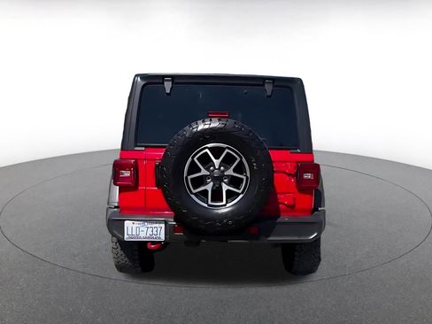 Used 2025 Jeep Wrangler Unlimited Rubicon AWD/4WD image 11