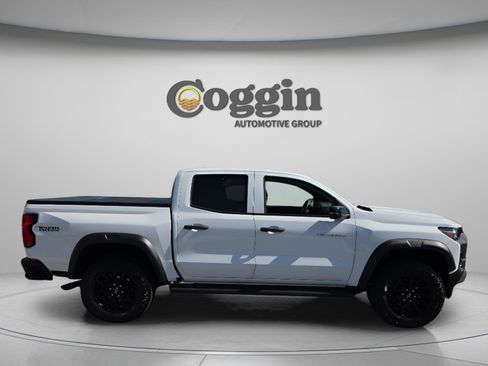 Used 2024 Chevrolet Colorado Trail Boss w/ Technology Package image 6