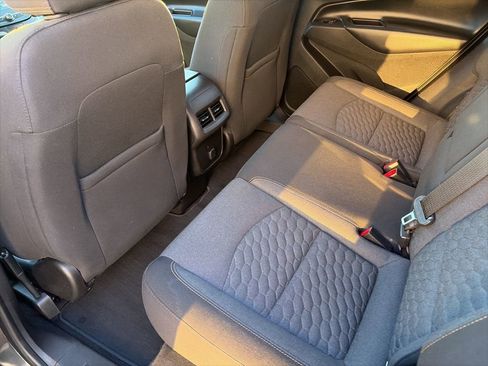 Used 2018 Chevrolet Equinox LT image 19