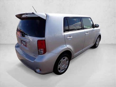 Used 2011 Scion xB FWD image 4