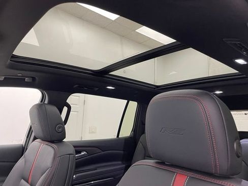 New 2026 Chevrolet Traverse RS AWD/4WD image 7