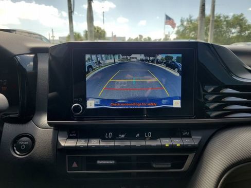 Used 2025 Toyota Camry SE FWD image 26