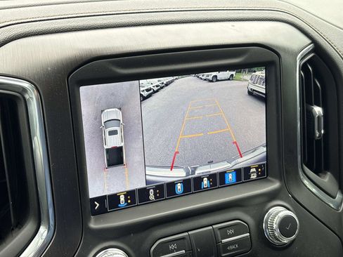 Used 2021 GMC Sierra 1500 AT4 w/ AT4 Premium Package AWD/4WD image 21