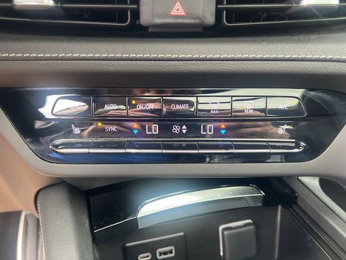 Used 2023 Buick Envision Essence w/ Sport Touring Package AWD/4WD image 22