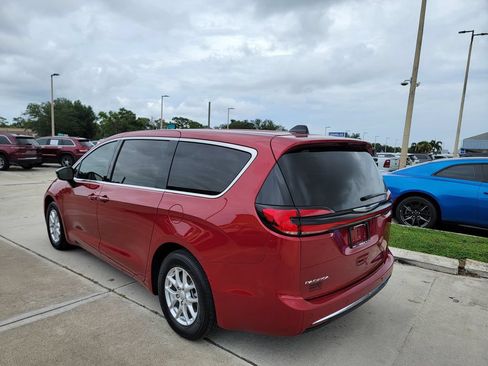 Used 2026 Chrysler Pacifica Select FWD image 3