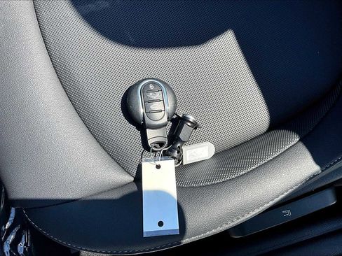 Used 2023 MINI Cooper Cooper image 23