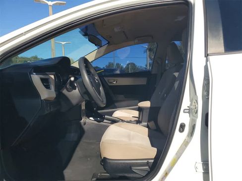 Used 2015 Toyota Corolla LE image 21