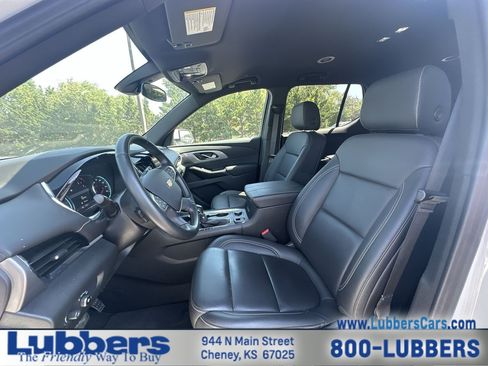 Used 2023 Chevrolet Traverse LT FWD image 11