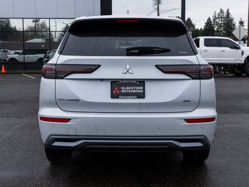 New 2026 Mitsubishi Outlander SEL image 5