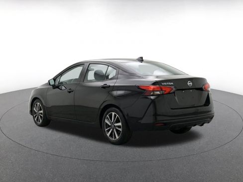 Used 2025 Nissan Versa SV FWD image 7