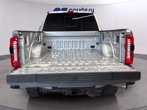 Certified 2024 Ford F250 Lariat w/ Tremor Off-Road Package AWD/4WD image 9