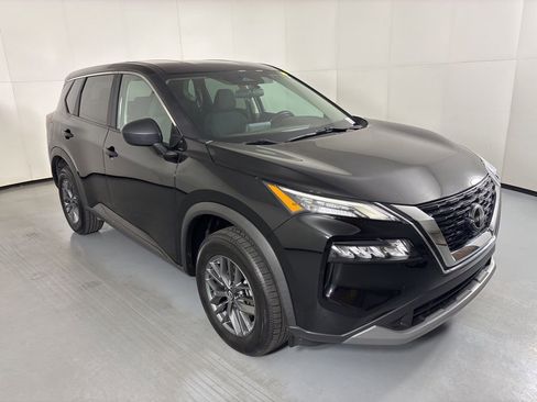 Used 2023 Nissan Rogue S FWD image 2