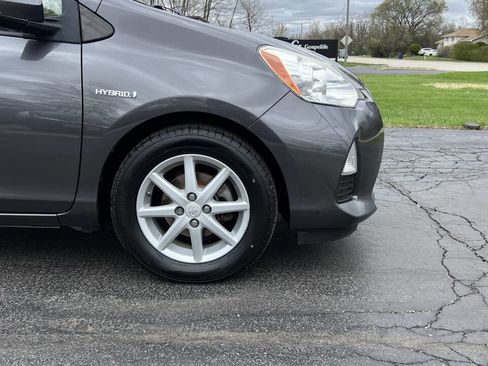 Used 2013 Toyota Prius C Three image 9