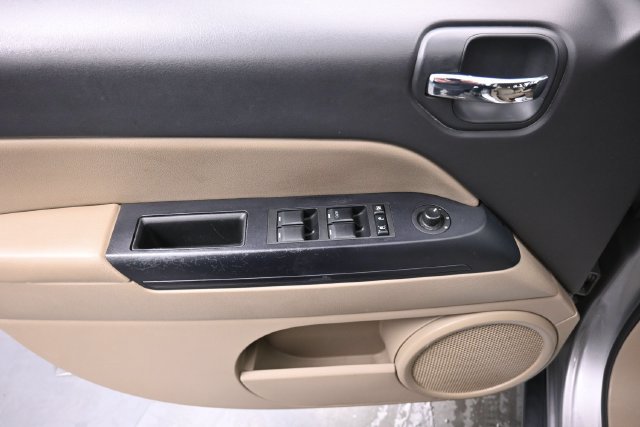 Used 2016 Jeep Compass Sport w/ Power Value Group FWD image 13
