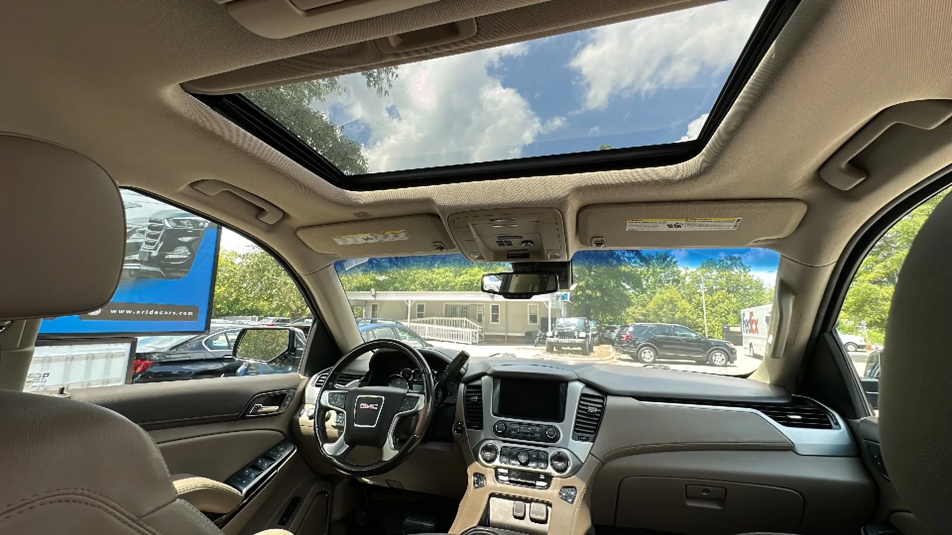 Used 2018 GMC Yukon SLT w/ Open Road Package AWD/4WD image 30