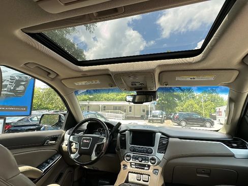 Used 2018 GMC Yukon SLT w/ Open Road Package AWD/4WD image 30