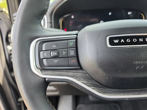 Used 2024 Jeep Wagoneer Series II AWD/4WD image 47