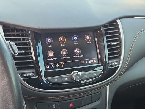 Used 2020 Chevrolet Trax LT w/ LT Convenience Package FWD image 24